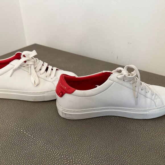 Givenchy Sneakers - Picture 2 of 4
